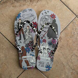 Vera Bradley x Star Wars flip-flops - LIKE NEW!